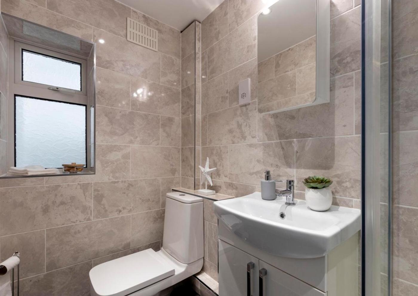 Apartment The White House By Select Sa Reading